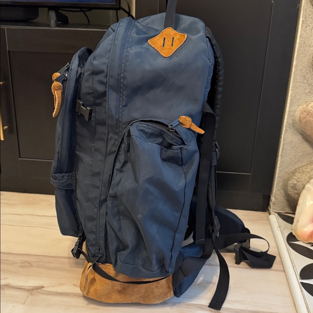 Vintage L.L.Bean Leather Bottom Backpack Navy Internal Frame Daypack - Picture 4 of 12